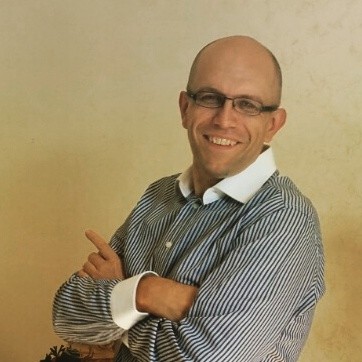 headshot image of me